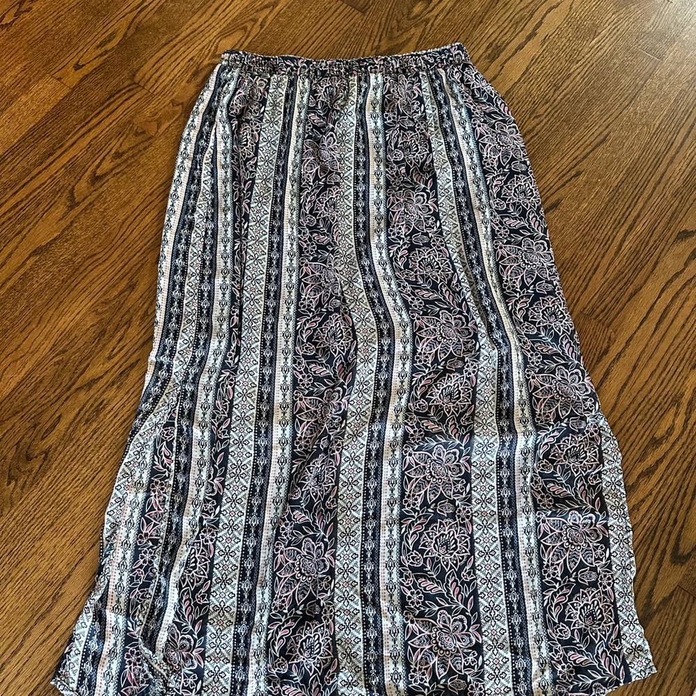 Faded Glory Black and White Patterned Maxi Skirt
